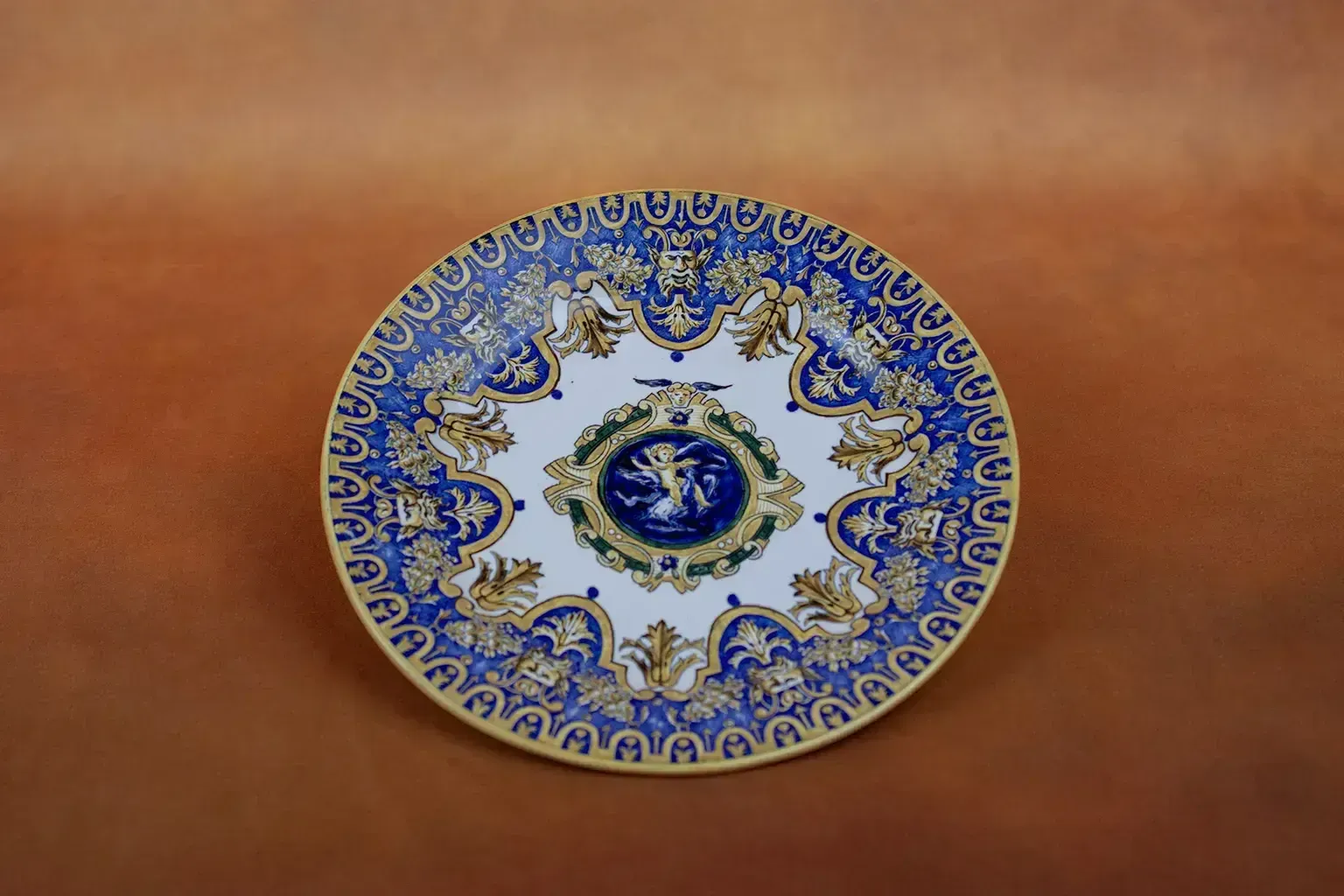 19th Century Gien Faience Plate In The Italian Renaissance Style photo 140.0