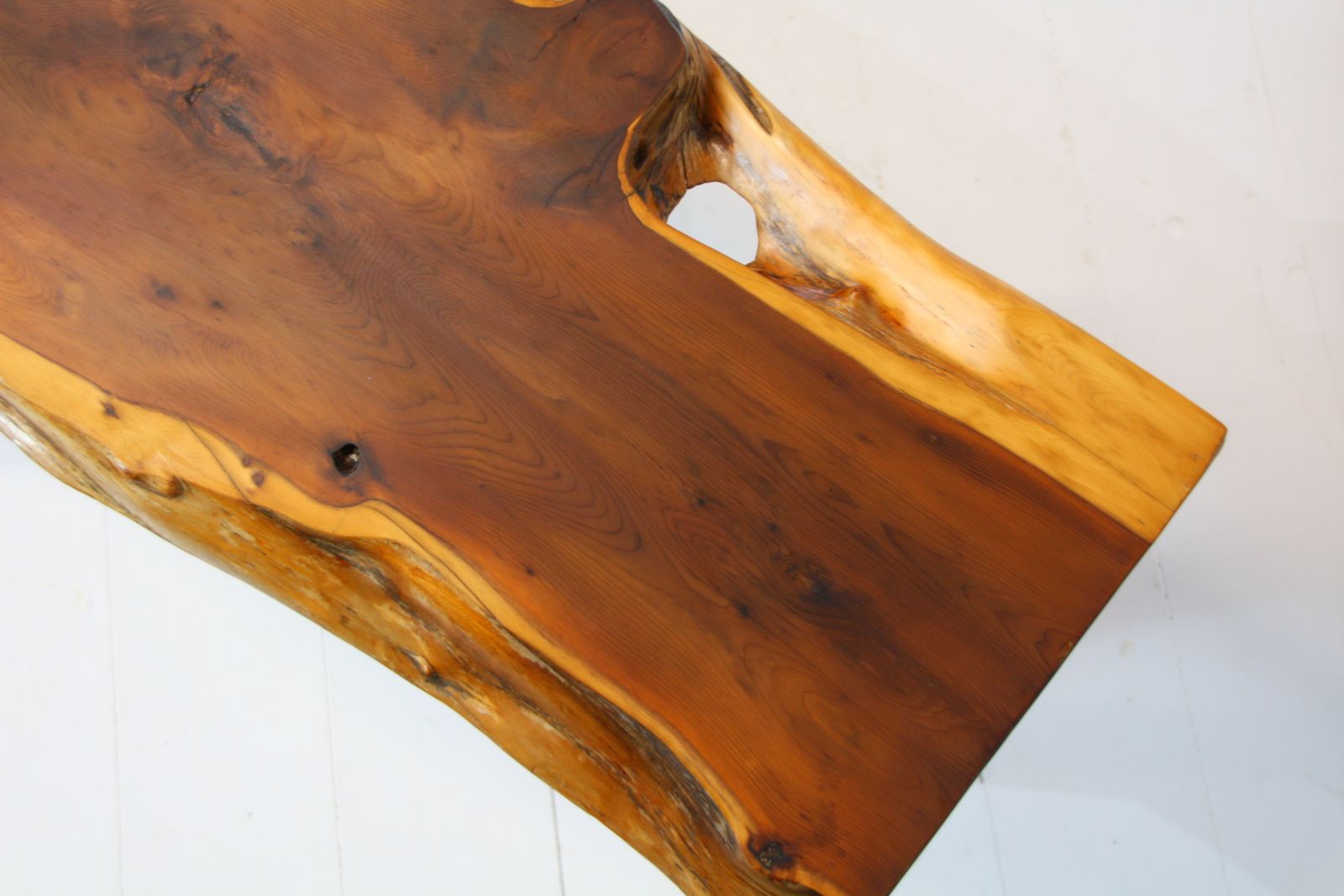 photo vinterior Reynolds Of Ludlow Live Edge Coffee Table   Yew C.1960