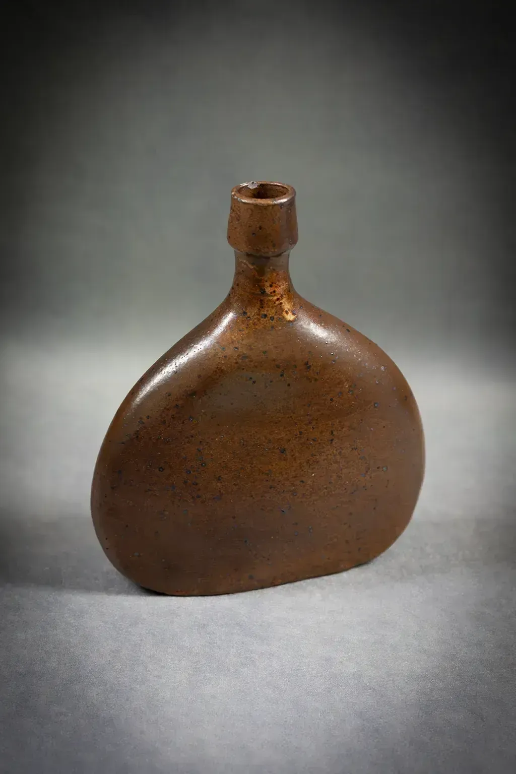 Soliflore Vase In Brown Stoneware By Roland Zobel – Les Cyclades, Anduze photo vintage