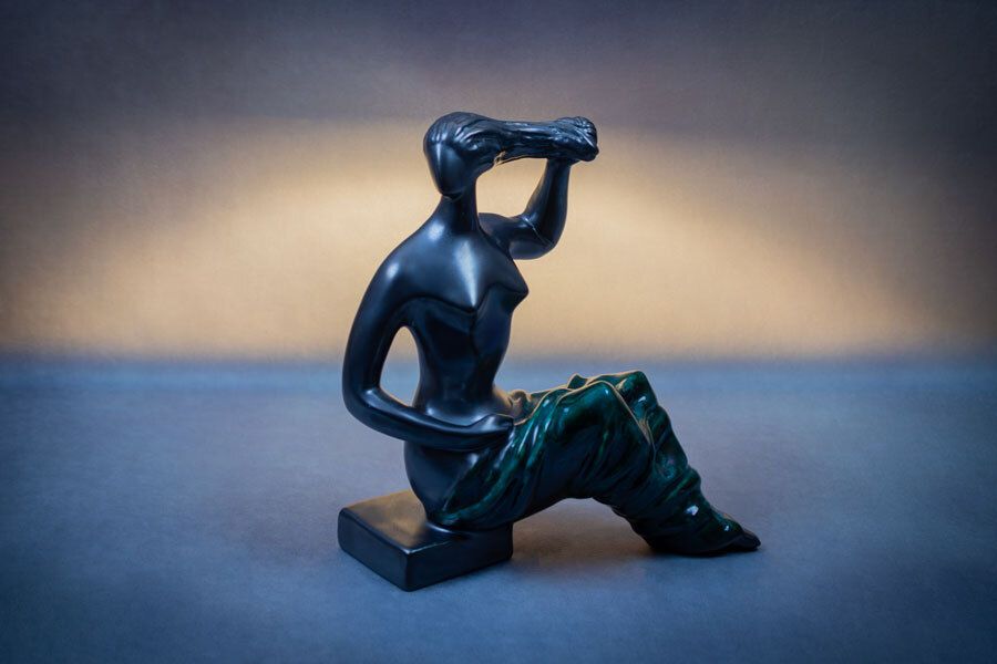 photo buy “Lady”, Ceramic Sculpture Of A Seated Woman By Jitka Forejtova