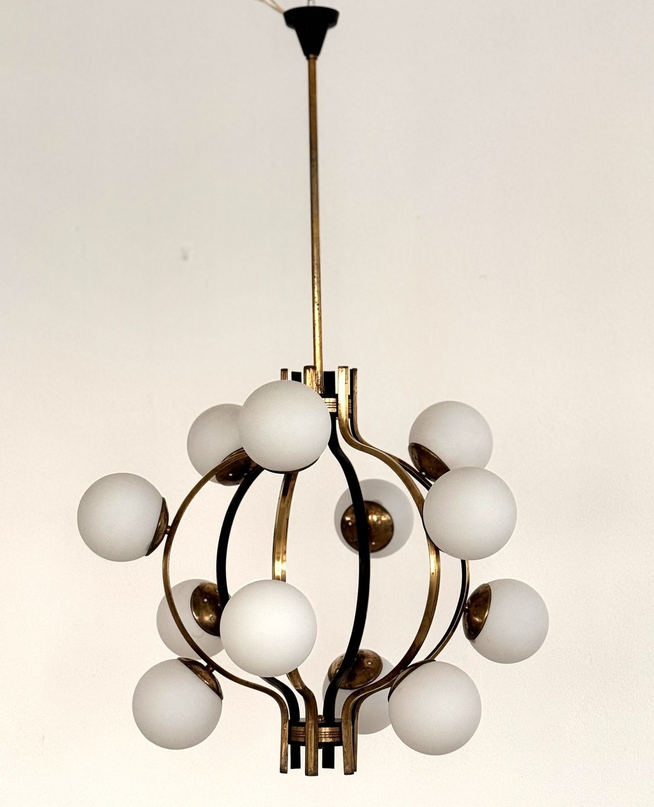 photo vinterior Stilnovo Italian Brass And Opaline Glass Chandelier, 1950s