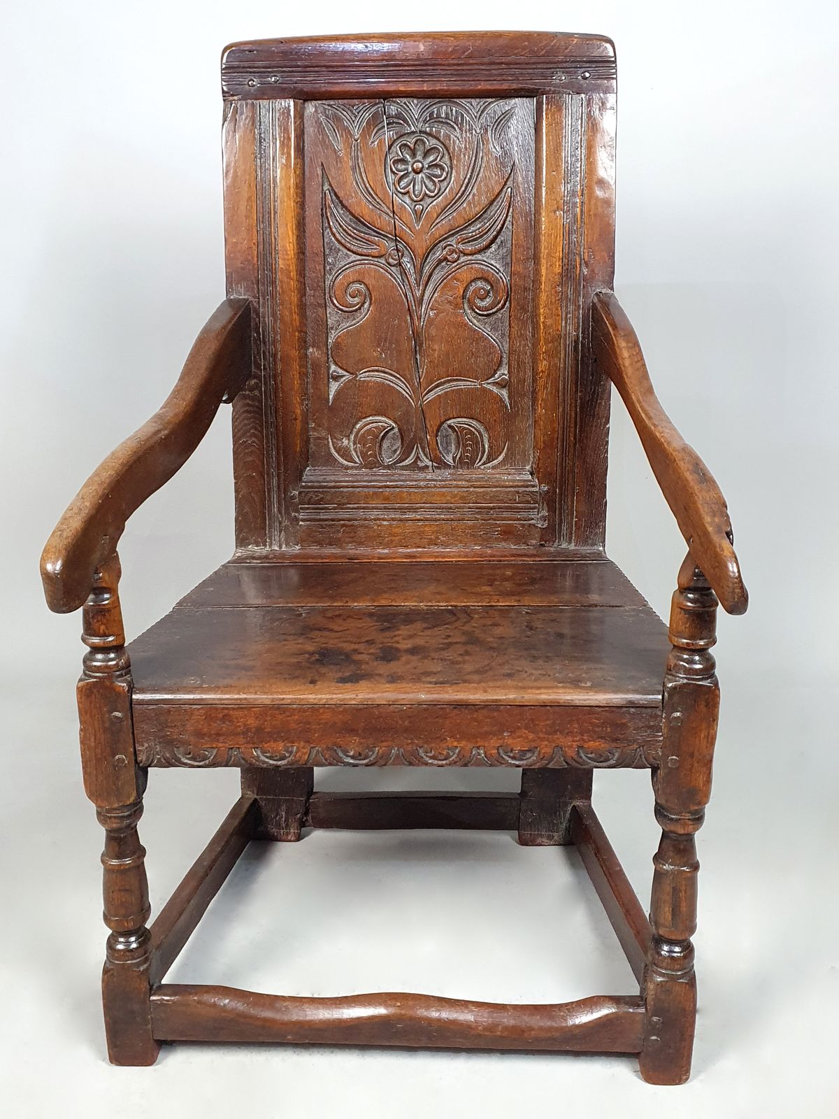 Early 17th Century Elm And Oak Welsh Wainscot Chair C. 1630 photo 1150.0