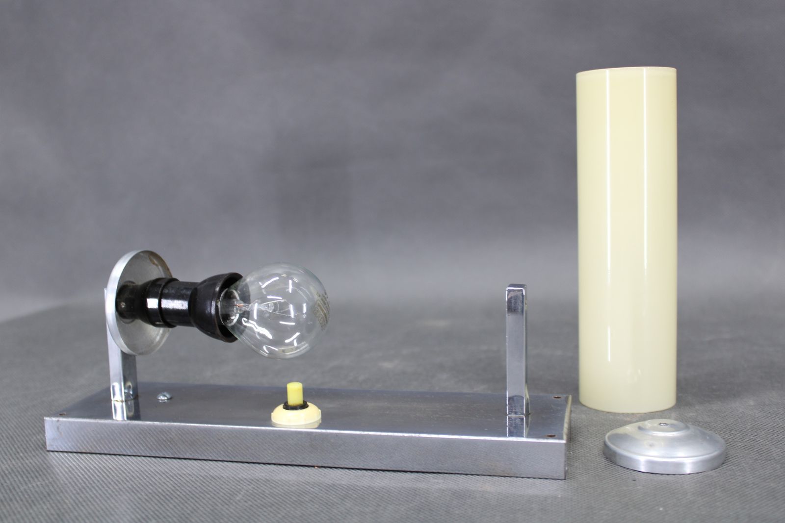 1930s Bauhaus Chrome Tubular Wall Light, Cream Glass Shade, Czechoslovakia, Esč photo 279.34