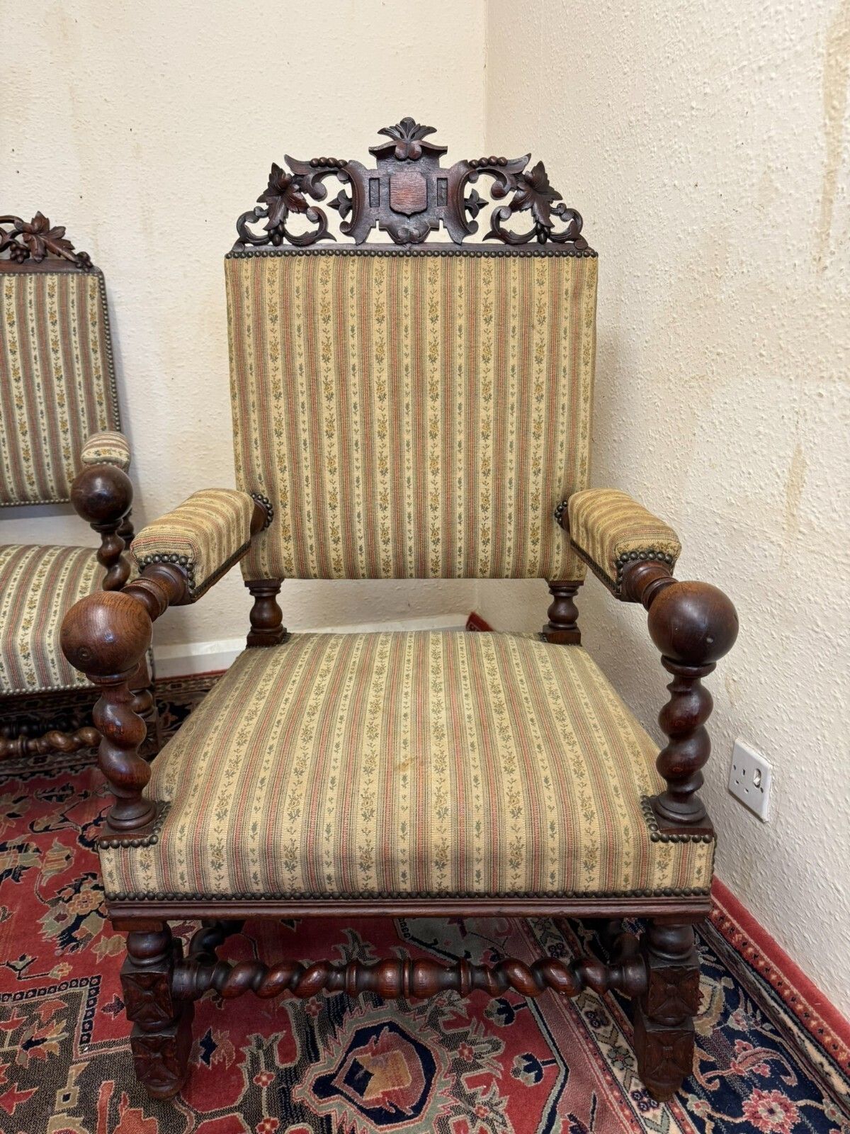 Quality Antique French Carved Oak Settee And Two Matching Armchairs Circa 1900 photo vinterior