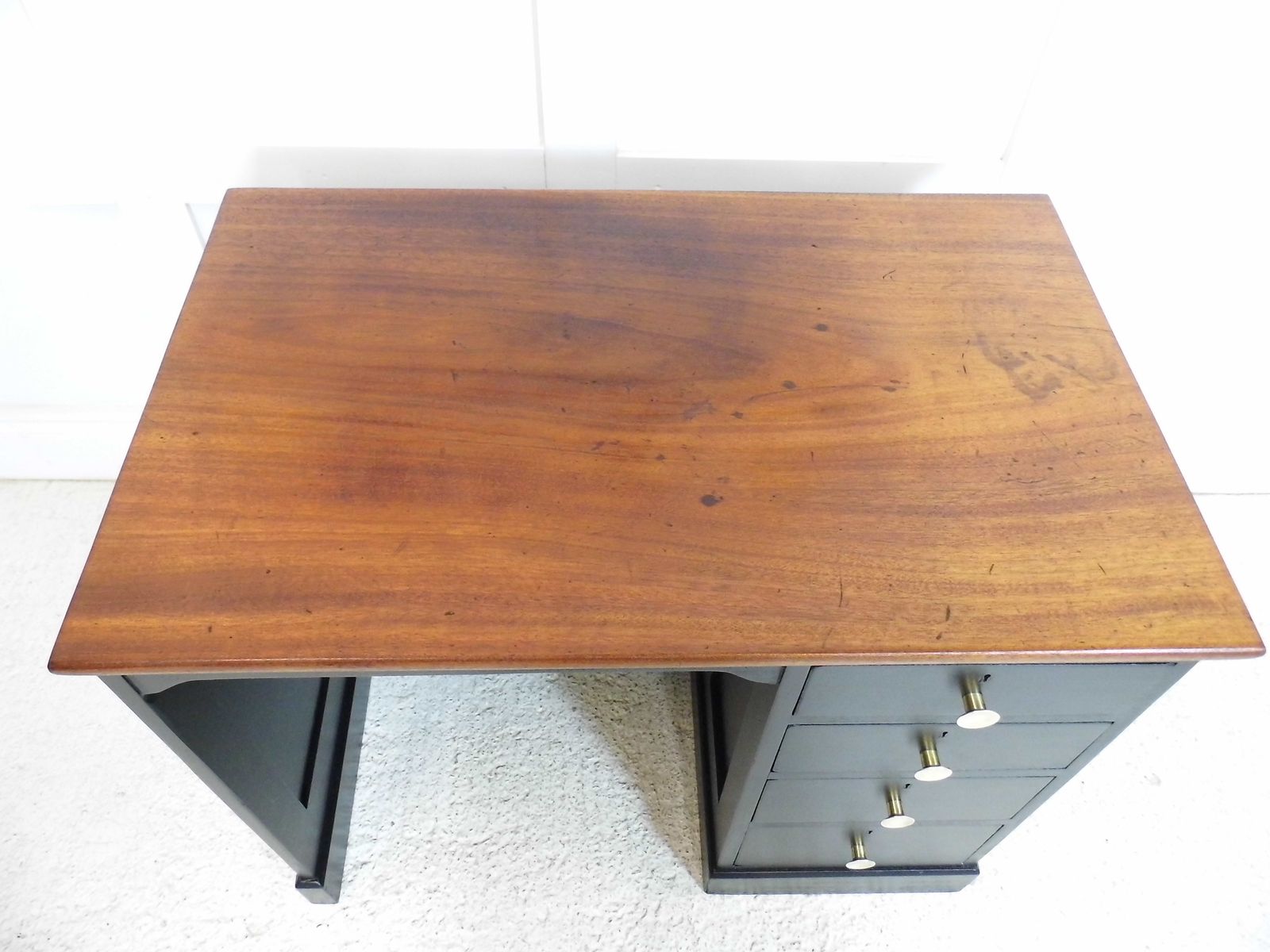 photo vintage Antique Vintage Holland And Sons Of London Mahogany Panel Desk Shop Counter Unit