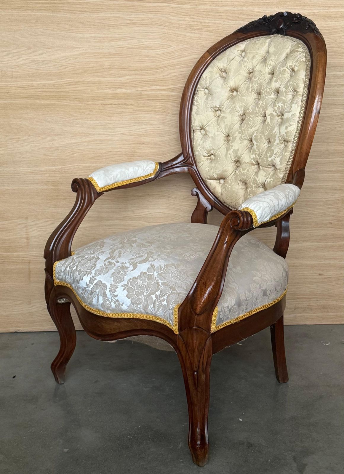 Paire de fauteuils Louis XVI en noyer massif, XIXe siècle, français ~ Fauteuils photo for sale