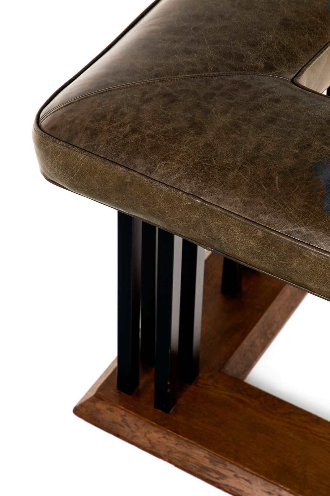 photo furniture Large Leather Club Fender, Early 20th Century