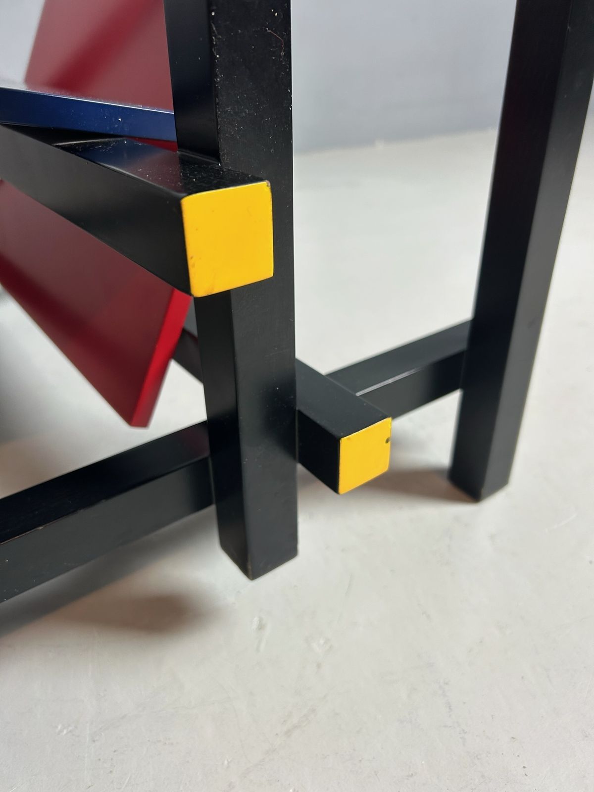photo buy Gerrit Rietveld Red And Blue Chair By Cassina