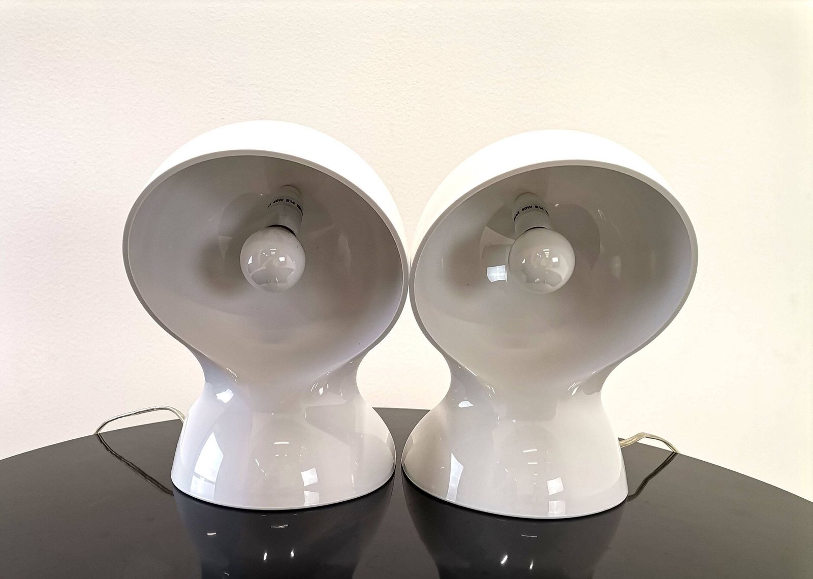 1 Of 2 Dalu Table Lamps By Vico Magistretti For Artemide / Mid Century Modern Light / 70s Italian Design photo for sale