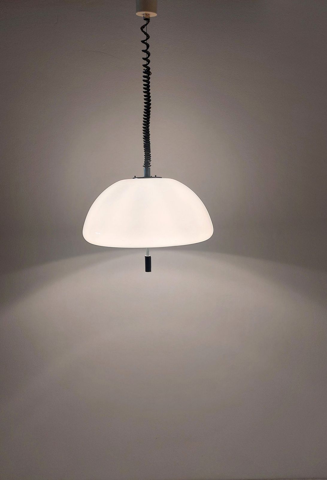 White Italian Space Age Ceiling Lamp Cabras / Made Of Plastic / By Harvey Guzzini For Meblo/ 1970