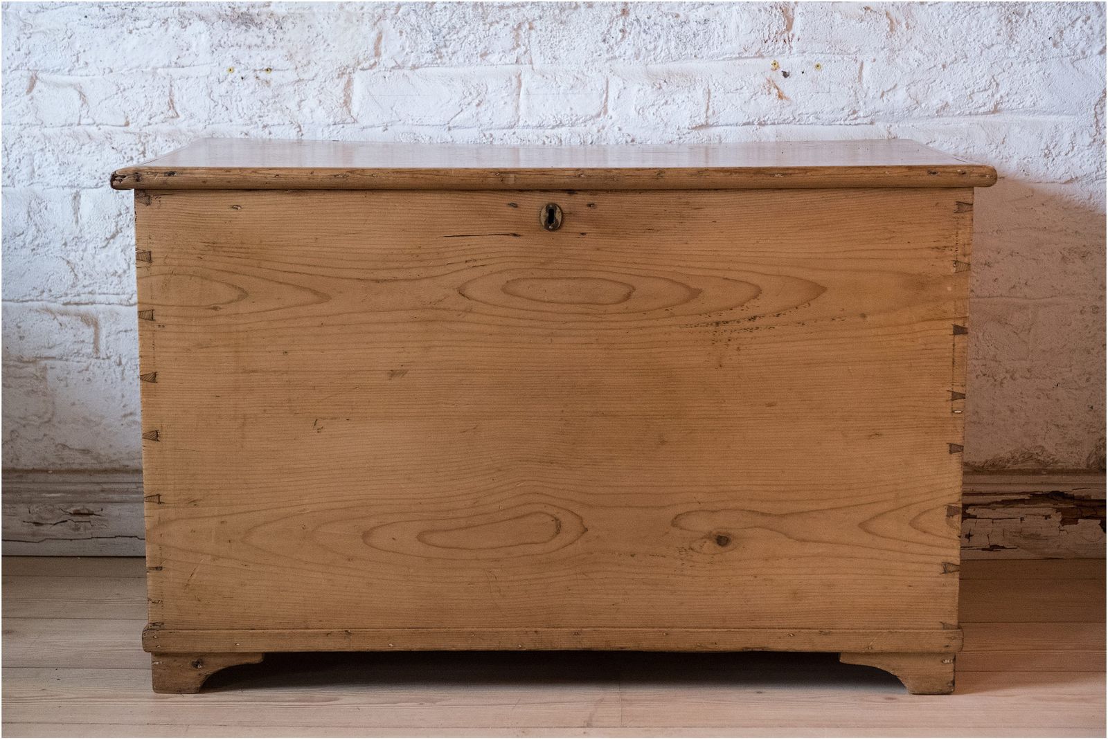 photo vinterior Victorian Stripped Pine Blanket Box (923)