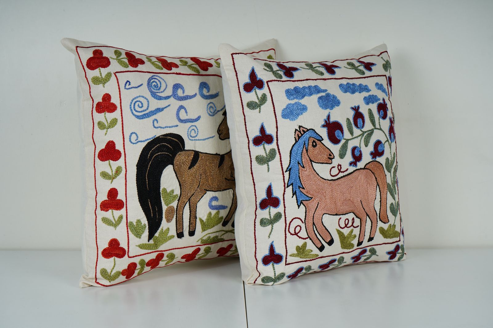 Vintage Suzani Pillow Cover, Horse Motif, Uzbek Cushion photo Textiles