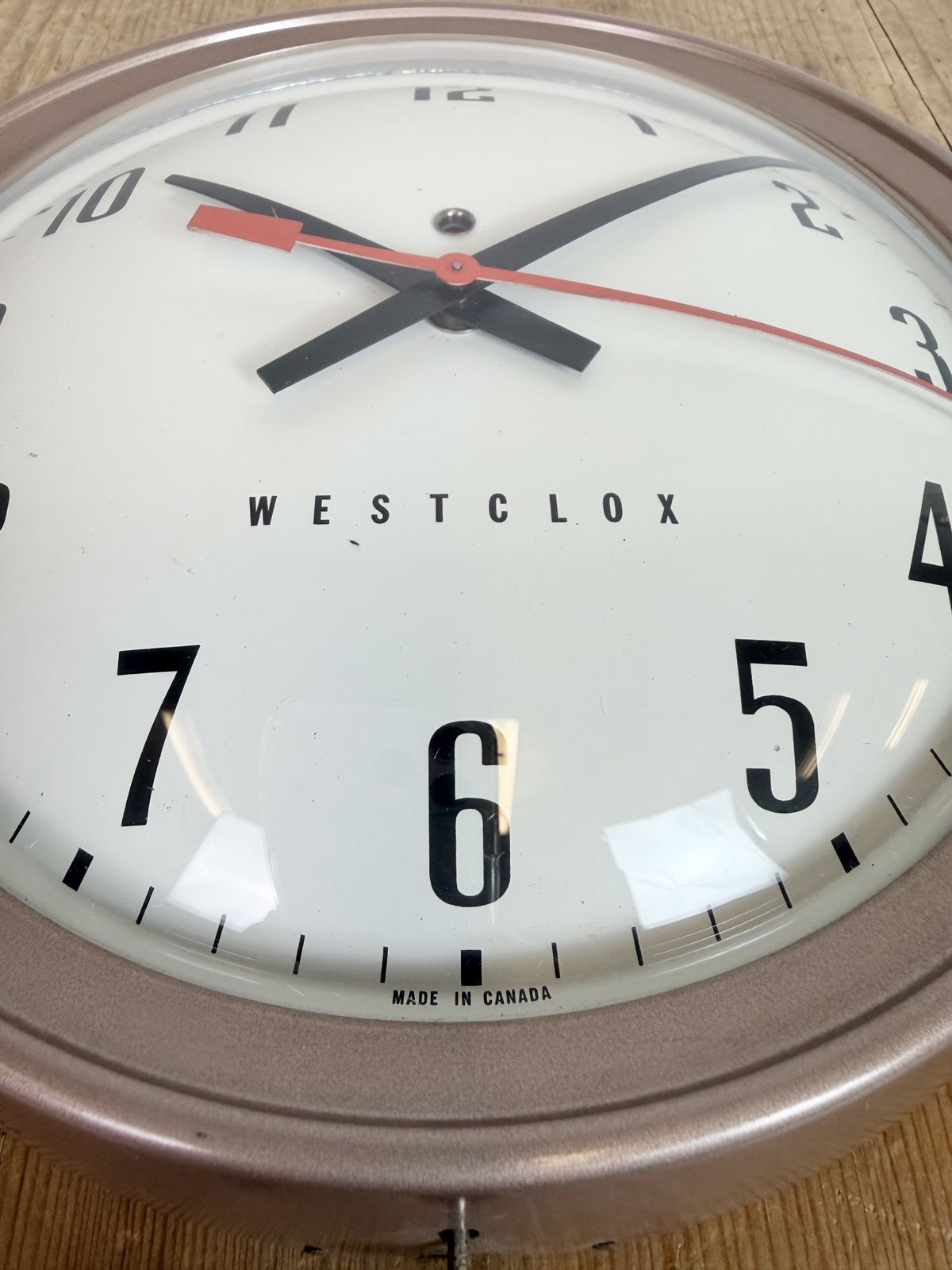photo vintage Brown Industrial Electric Station Wall Clock From Westclox , 1960s