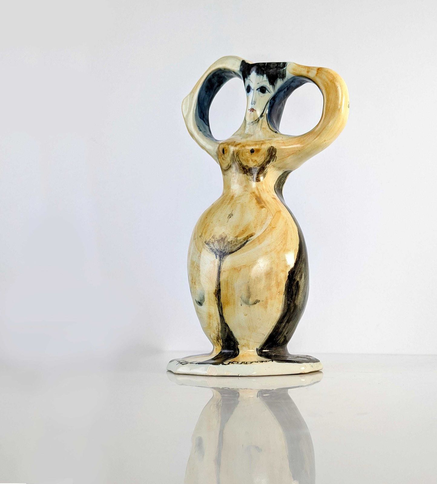 photo furniture Biomorphic Ceramic Sculpture Vase Woman Modern Style Europe 20th Century