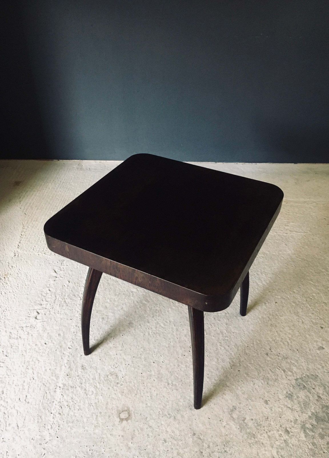 Modernistisch Design Spinnentafel Van Jindrich Halabala, Jaren 1940, Tsjecho Slowakije photo for sale