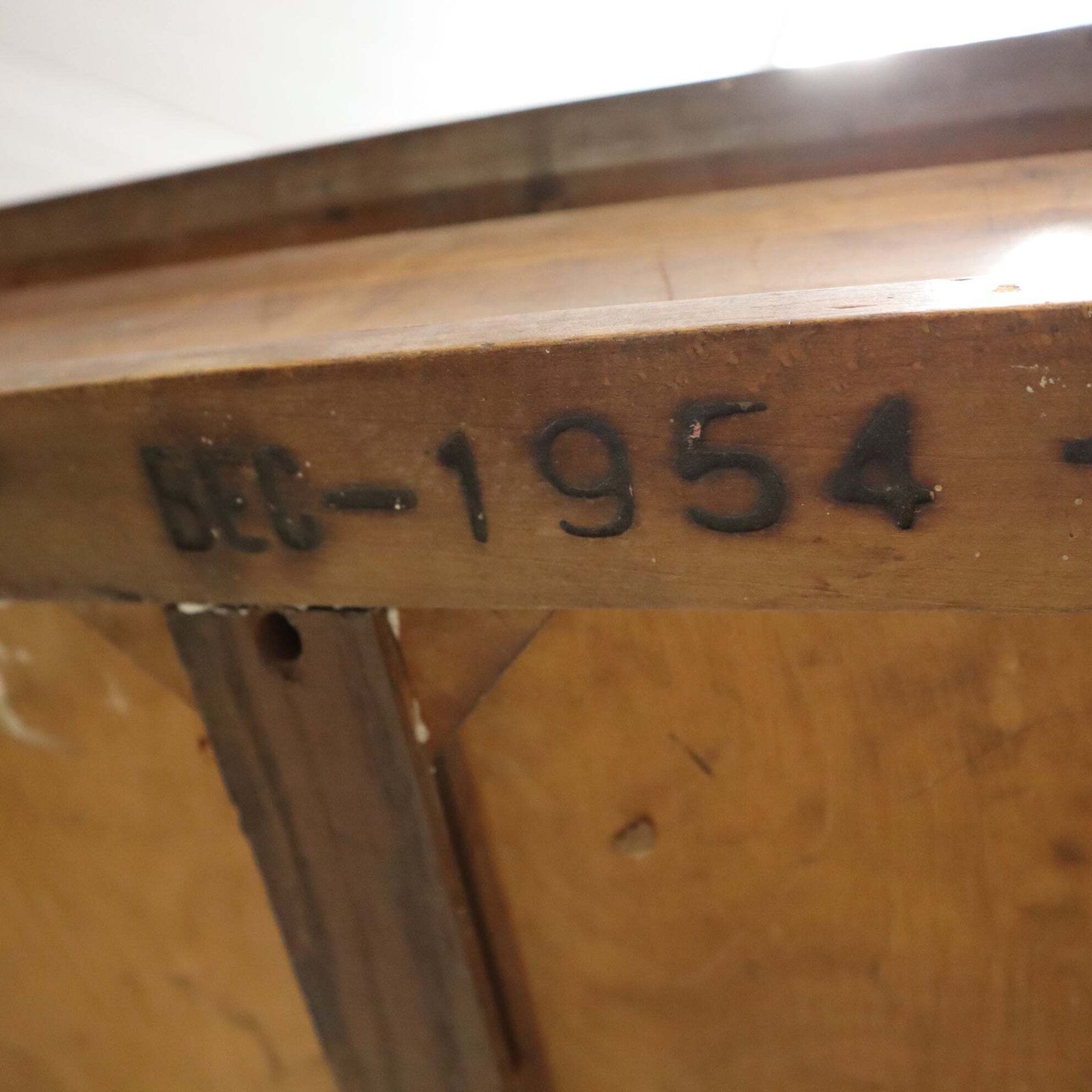 photo vinterior Vintage School Laboratory Kitchen Table