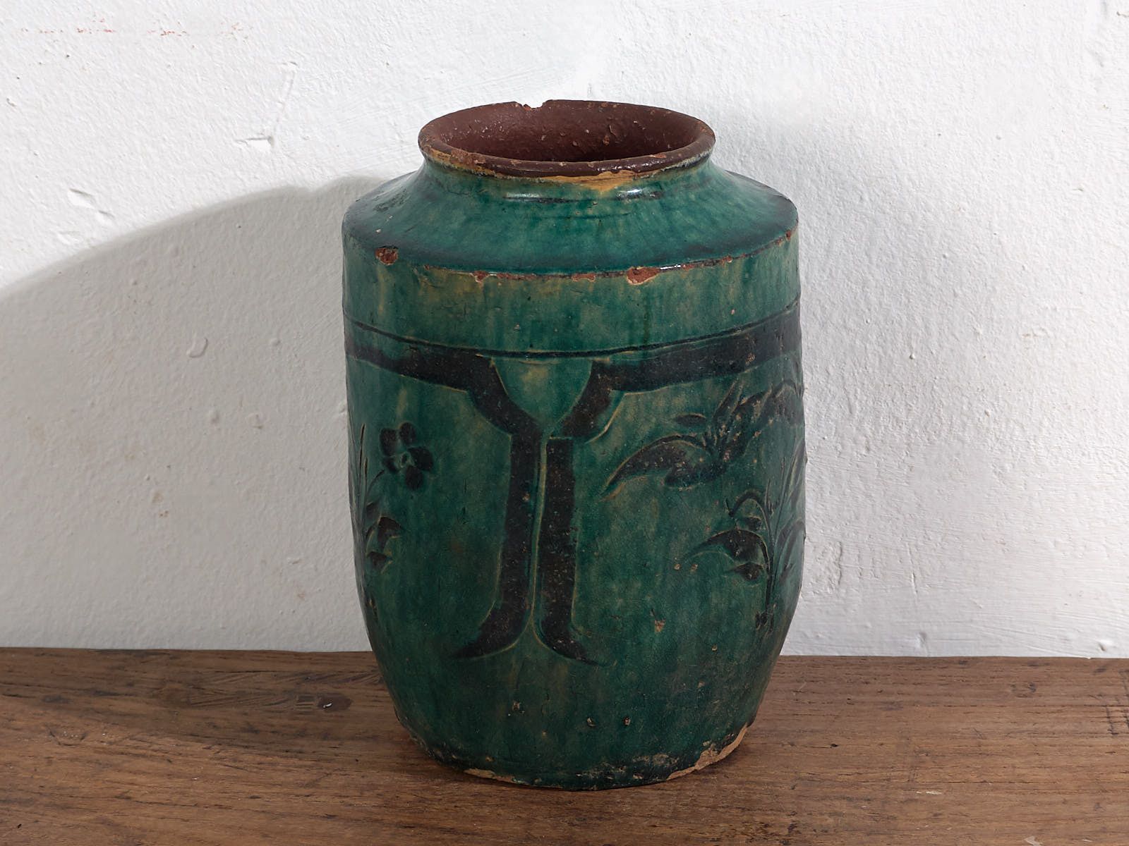 Antique Chinese Vase With Vegetal Details (C.1820) #11 photo for sale