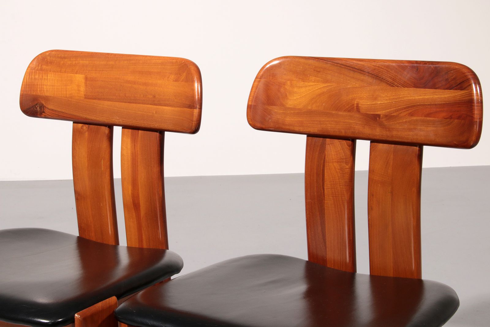 Mario Marenco Walnut Sapporo Dining Chairs For Mobilgirgi, 1970s photo vinterior