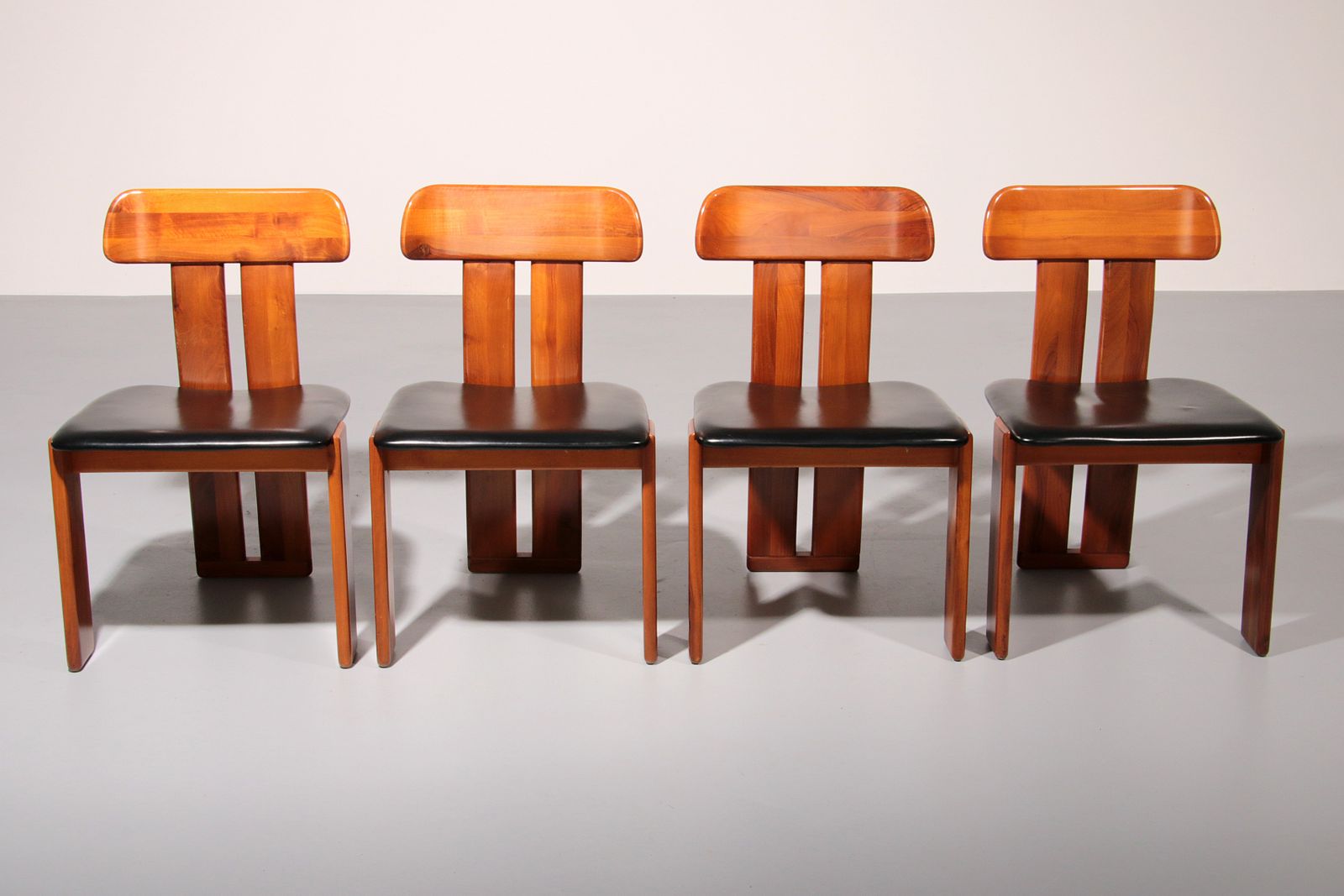 Mario Marenco Walnut Sapporo Dining Chairs For Mobilgirgi, 1970s photo vintage