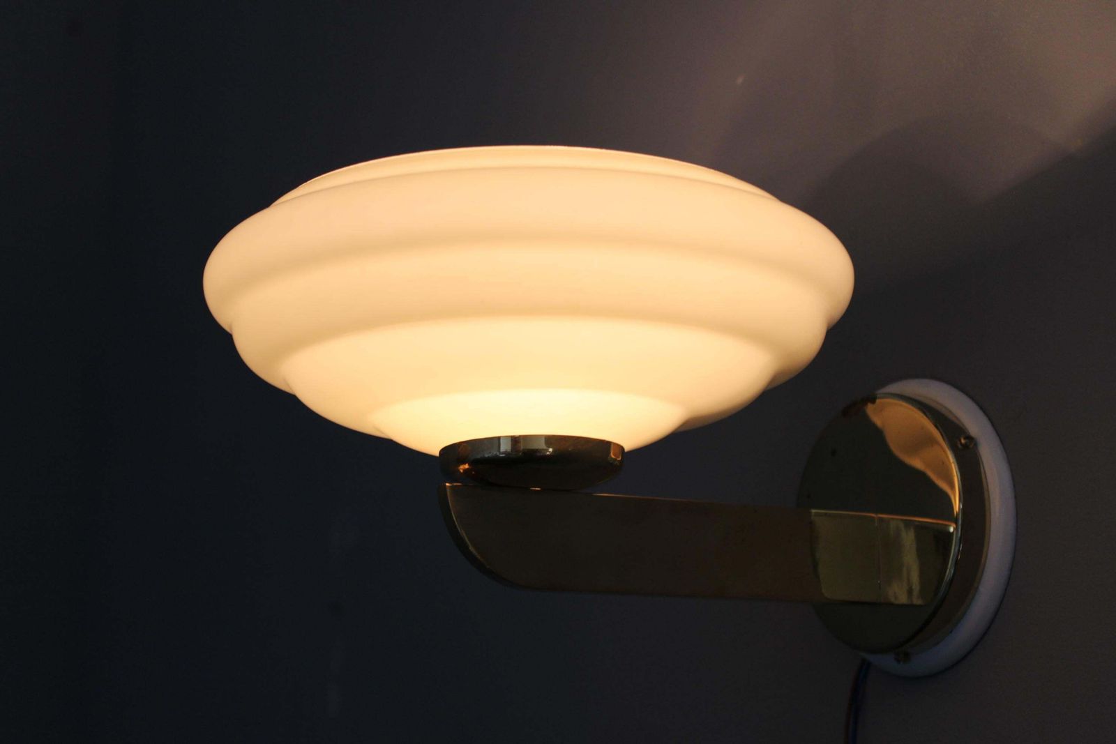 photo vintage Pair Of 1940s Czechoslovak Art Deco Brass Wall Lights With Opaline Glass Shades