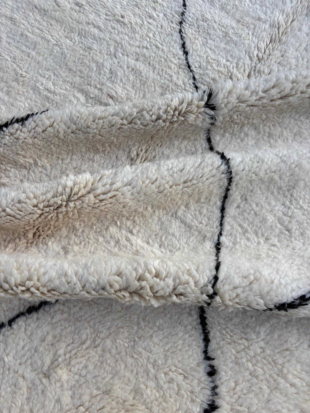 Rug Interior Living Room   Moroccan Berber Beni Ourain Rug 200x310 Cm   White Authentic Wool Carpet   Modern Design Rug   Hand Made Wool Rug photo vintage