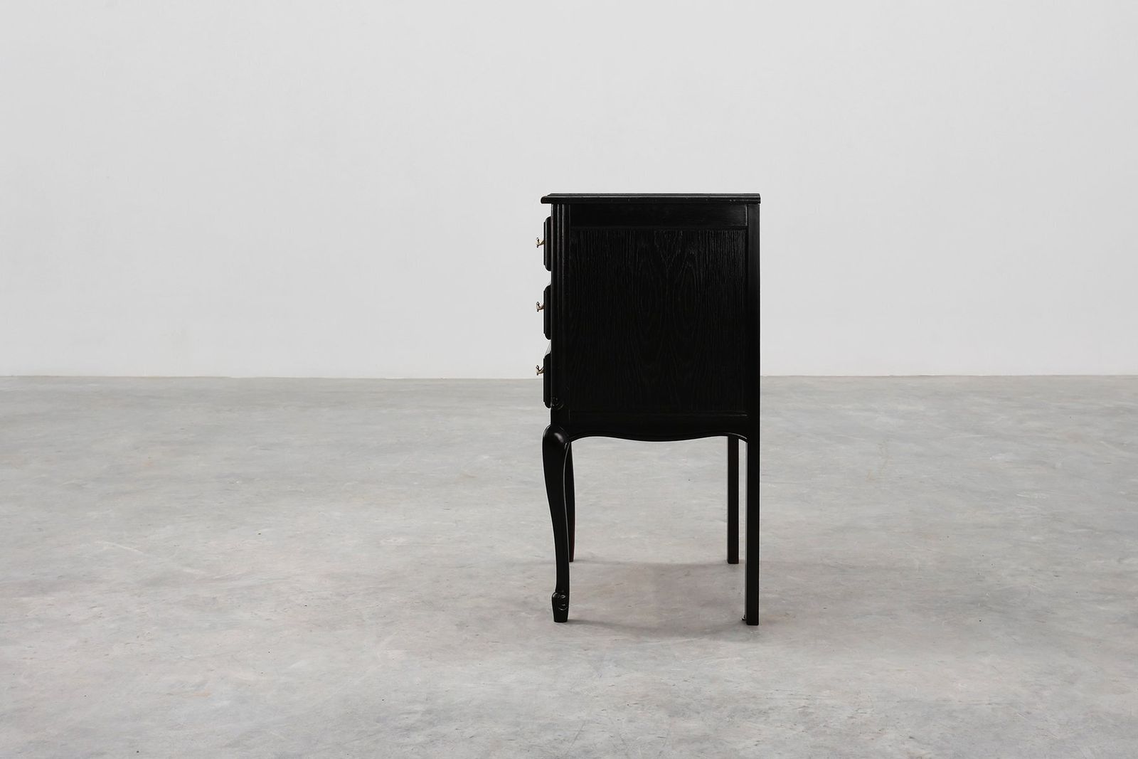photo vinterior Louis XV Chest Of Drawers In Black Lacquered Oak, France, 1950s