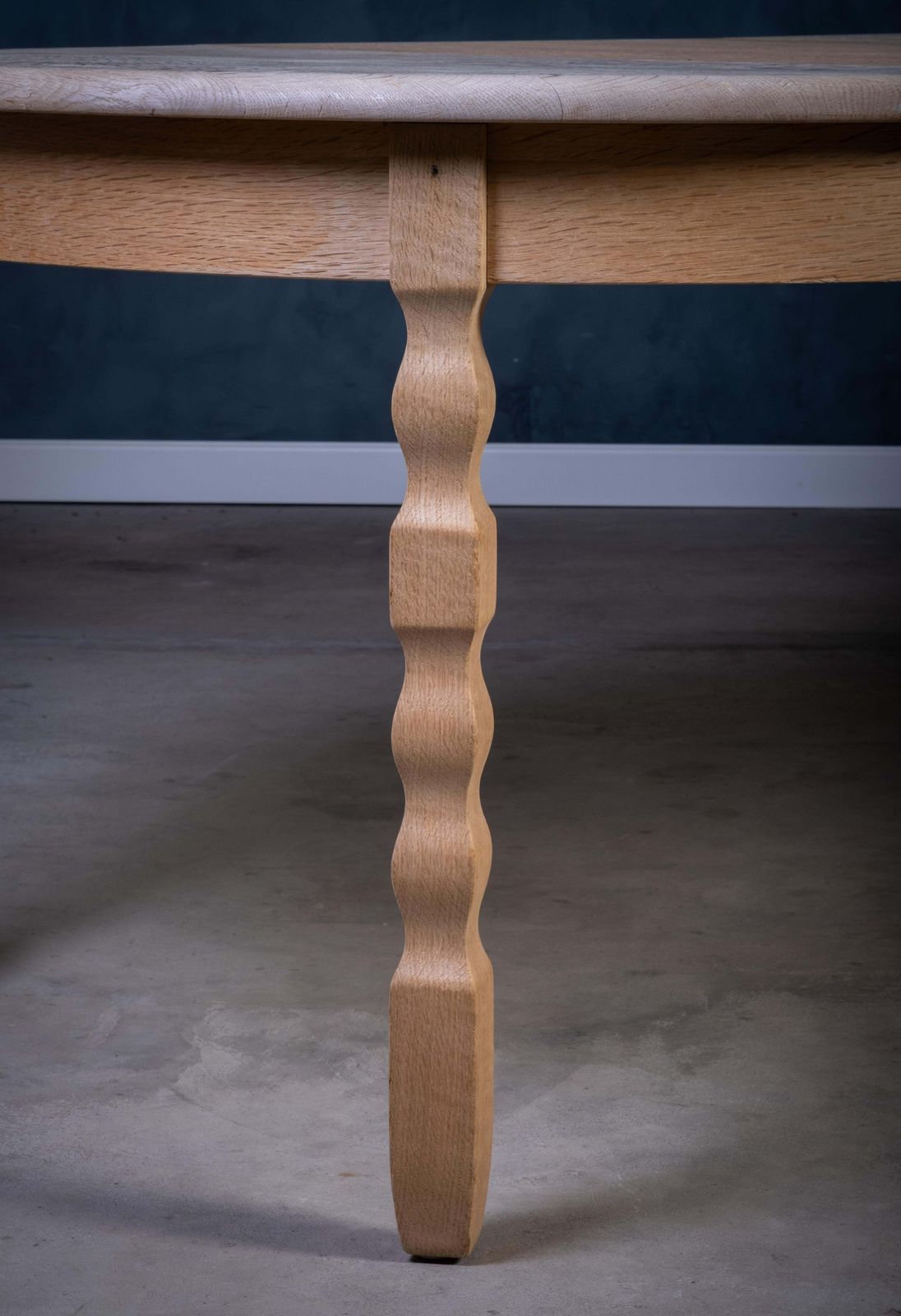 1804.0 Brutalist Eettafel In Massief Eiken Van Henning Kjærnulf, Jaren 1970 photo