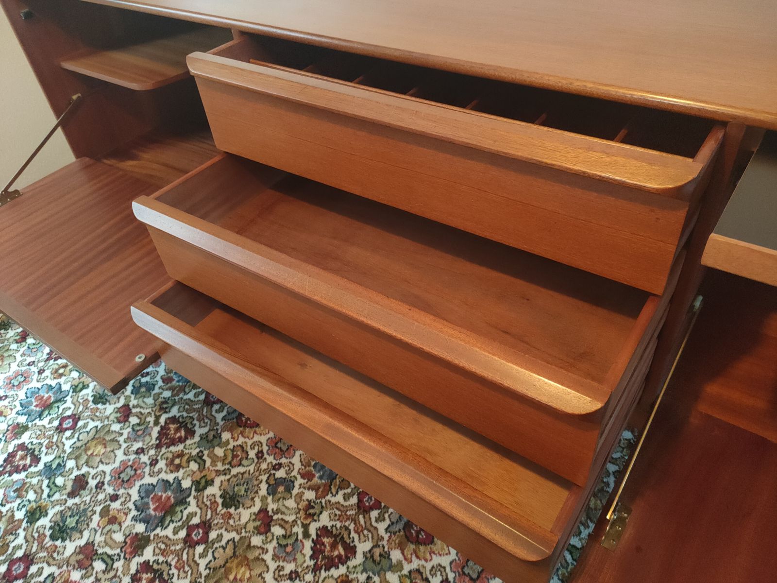 McIntosh Of Kirkcaldy Sunburst Design Sideboard. Excellent Condition. All Original Interiors. photo for sale