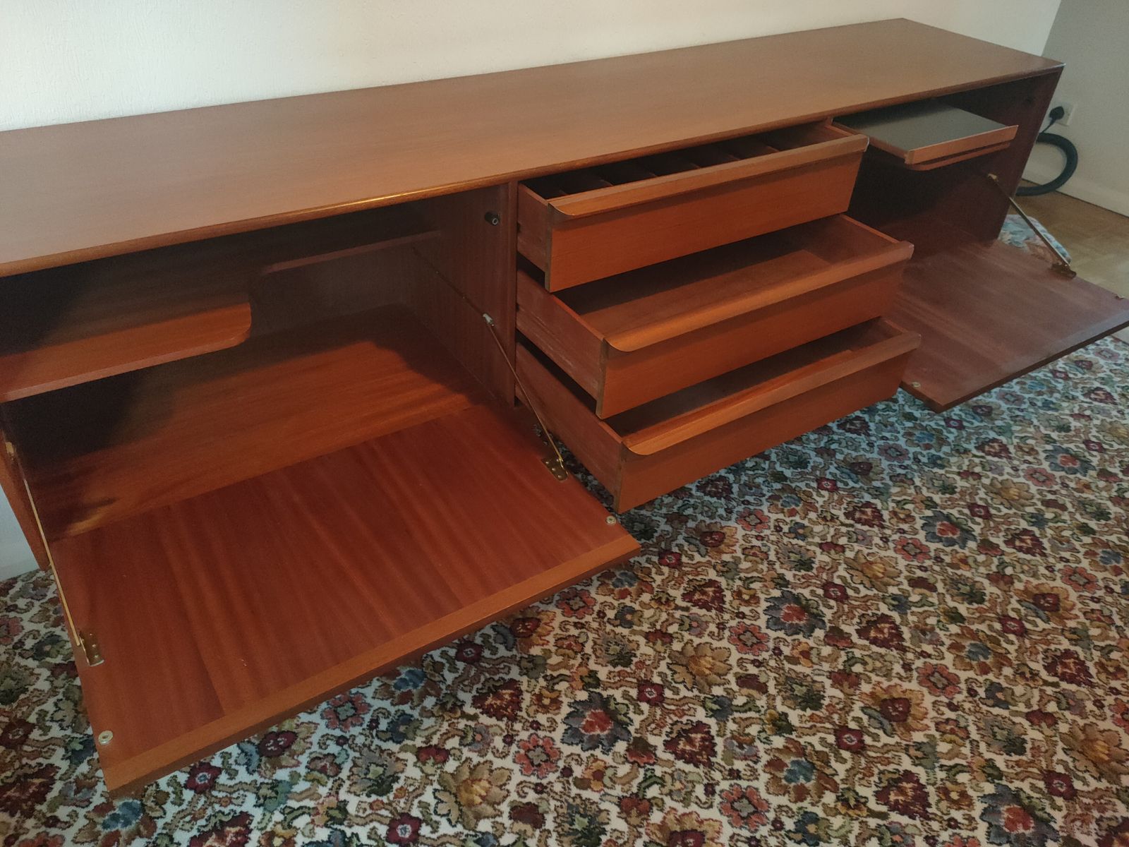 McIntosh Of Kirkcaldy Sunburst Design Sideboard. Excellent Condition. All Original Interiors. photo 1500.0