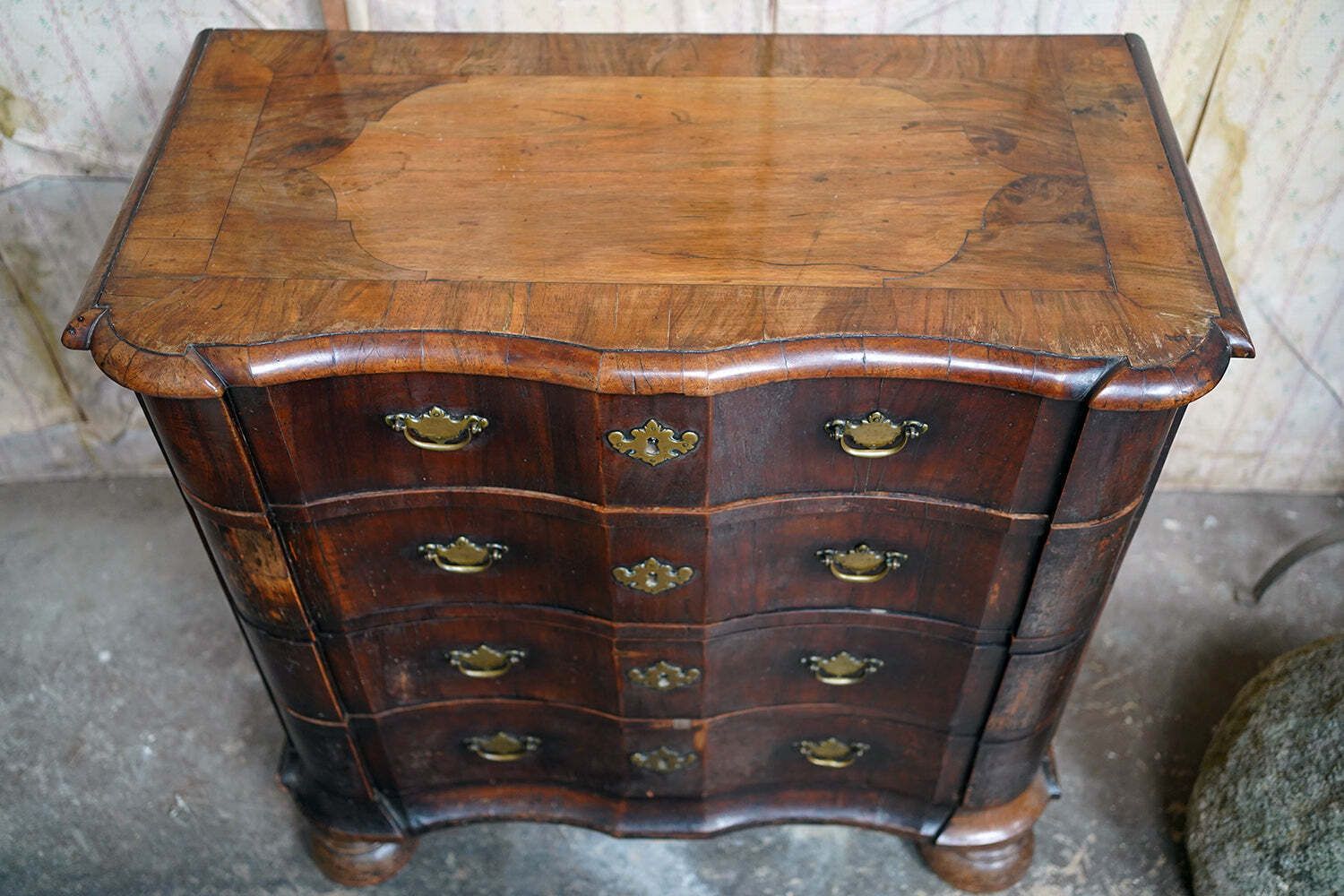 An Early 18thc Dutch Walnut Serpentine Commode C.1730 40 photo vintage
