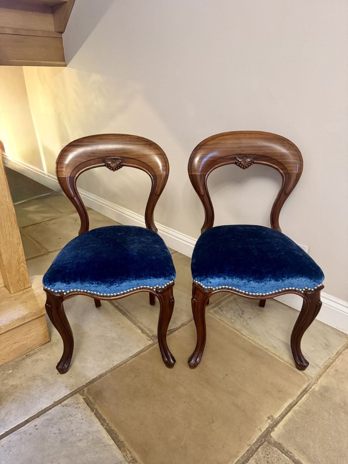 photo furniture Fantastic Quality Set Of Four Antique Mahogany Dining Chairs