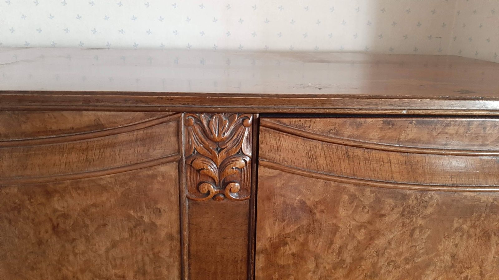 1930s Burr Walnut Wardrobe, Early 20th Century photo 80.0