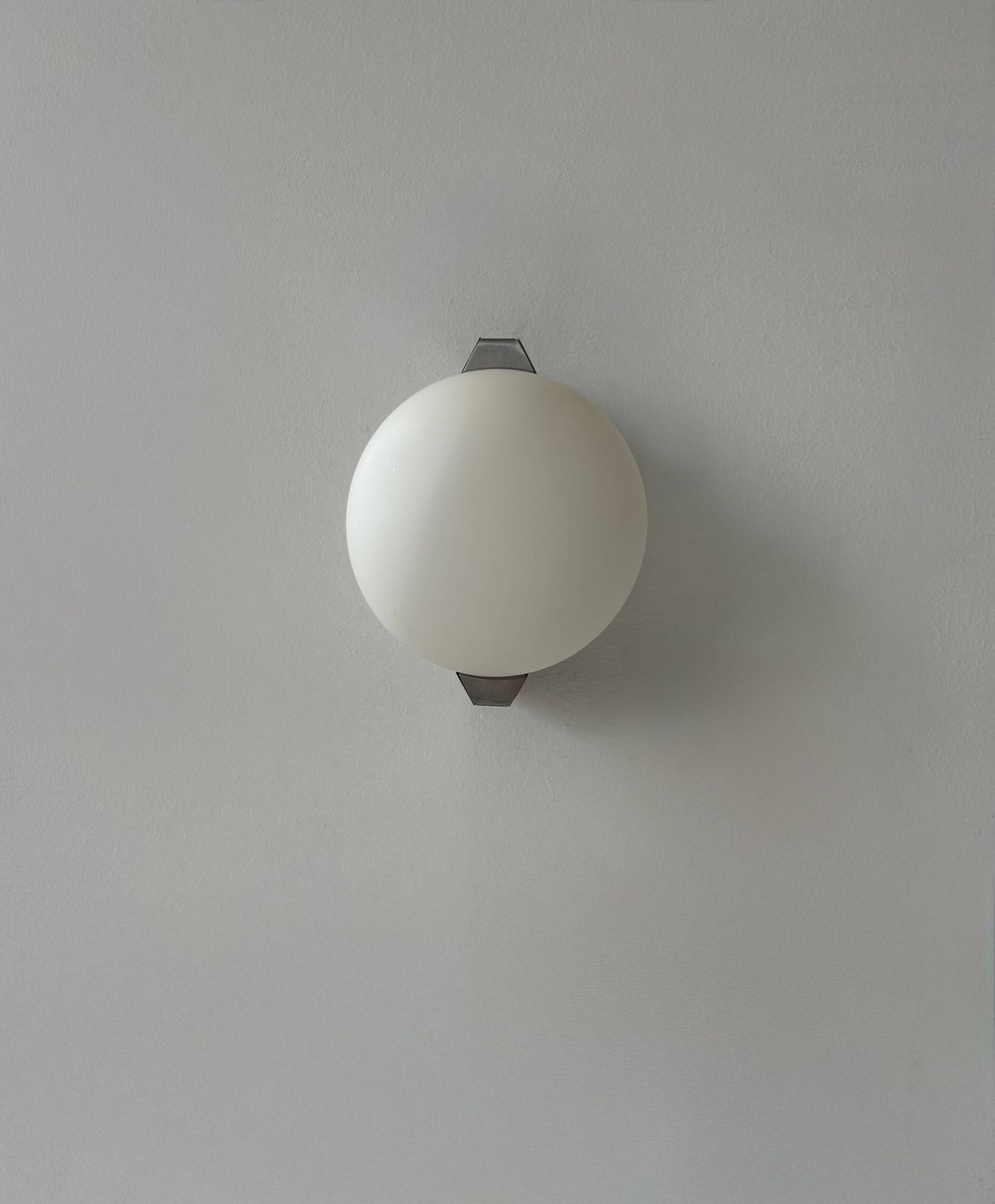 Page 1 Of 9 Pair Of Vintage Wall Lights, Brushed Metal And Opaline Glass, France, 1990 photo vinterior