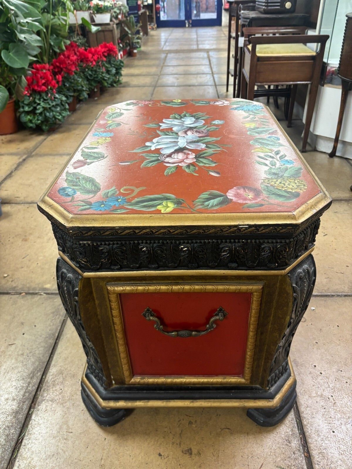 Vintage Georgian Style Heavily Carved & Floral Pattern Storage Chest/ Trunk photo 245.0