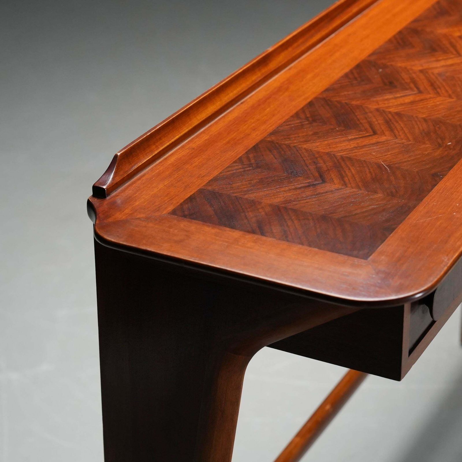 photo vinterior Ico Parisi Console In Walnoot En Kersenhout, Italië, Ca. Jaren 1950