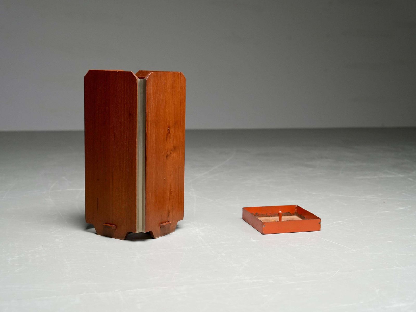 photo furniture Ico Parisi Umbrella Stand For Stildomus In Walnut And Metal, Italy, 1950's