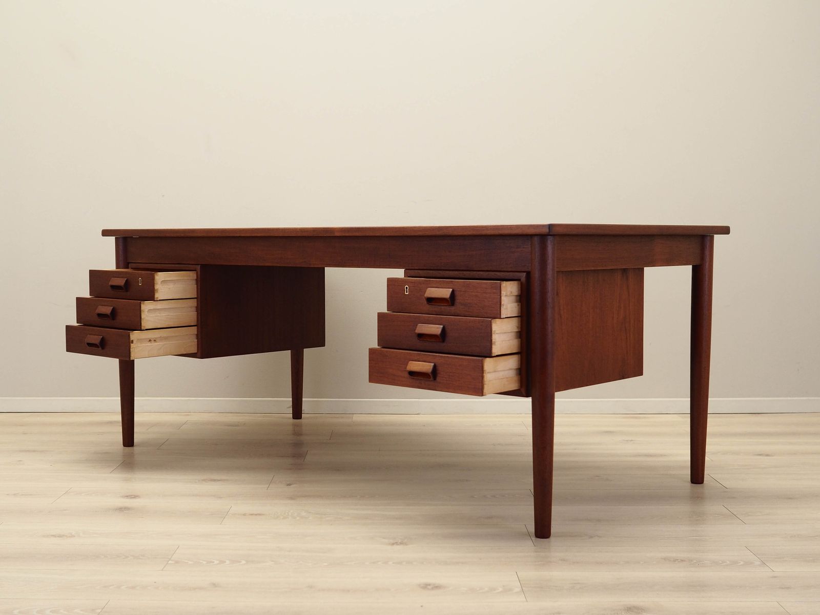 Teak Desk Danish Design 1960s Designer Børge Mogensen photo vinterior