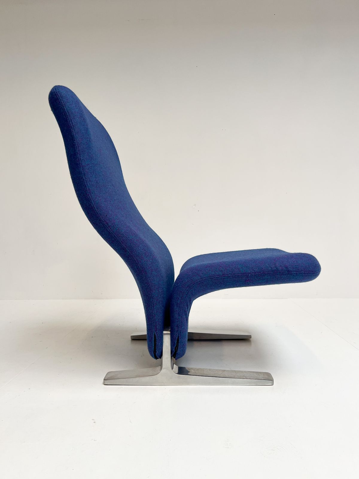 Reupholstered Artifort Concorde F780 Armchair, 1960s photo buy