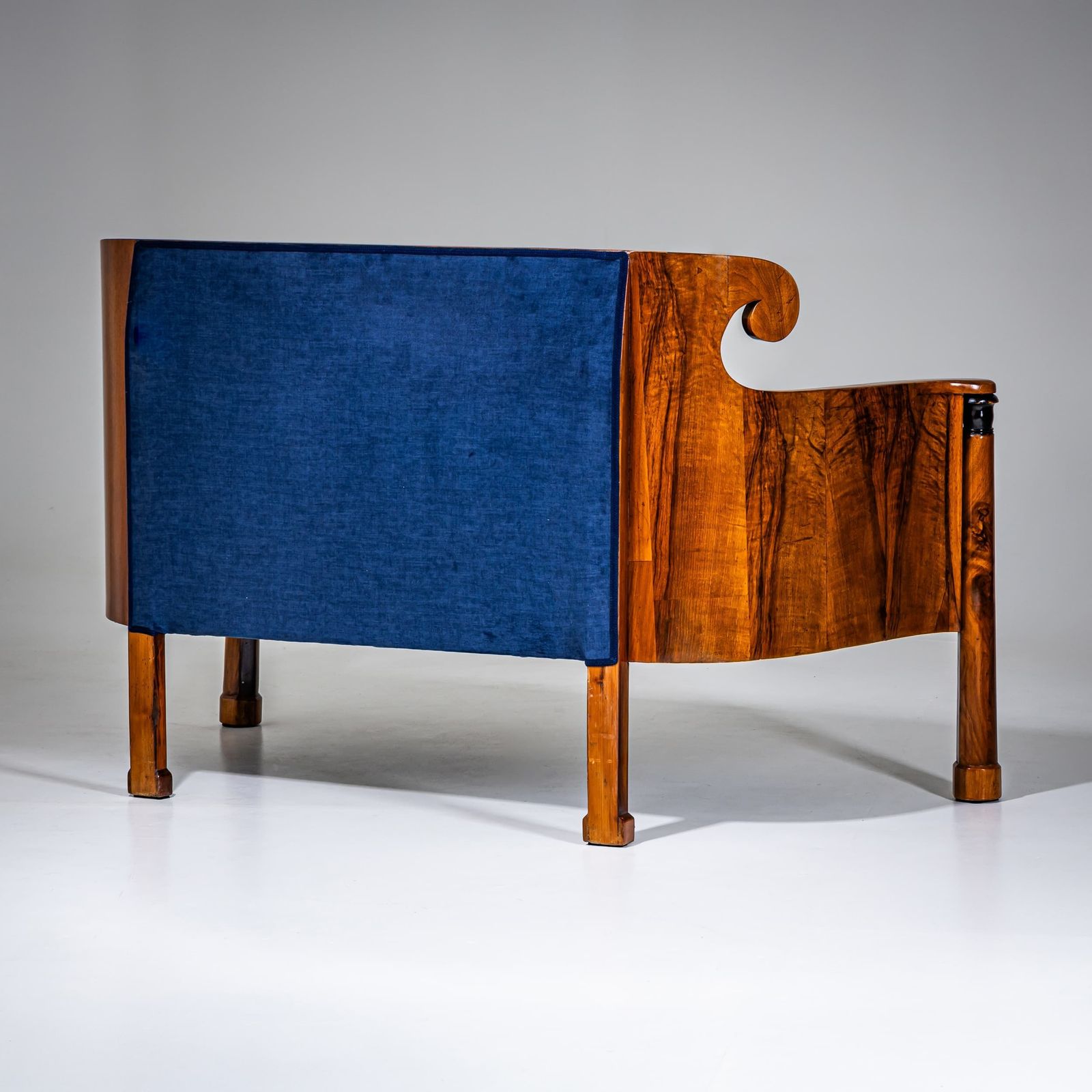 photo for sale Biedermeier Sofa In Walnoot, Oostenrijk, Ca. 1830