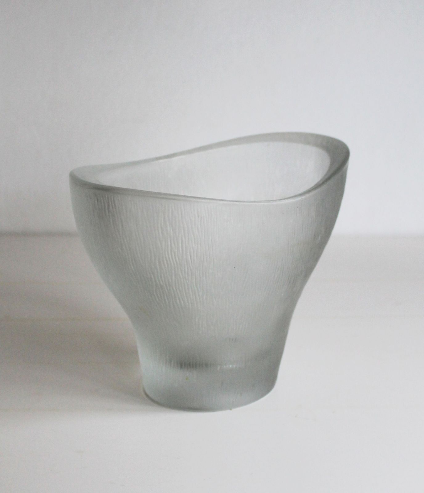 1962 “Eye Bath” Bowl By Frantisek Vizner For Rudolfova Hut photo vintage