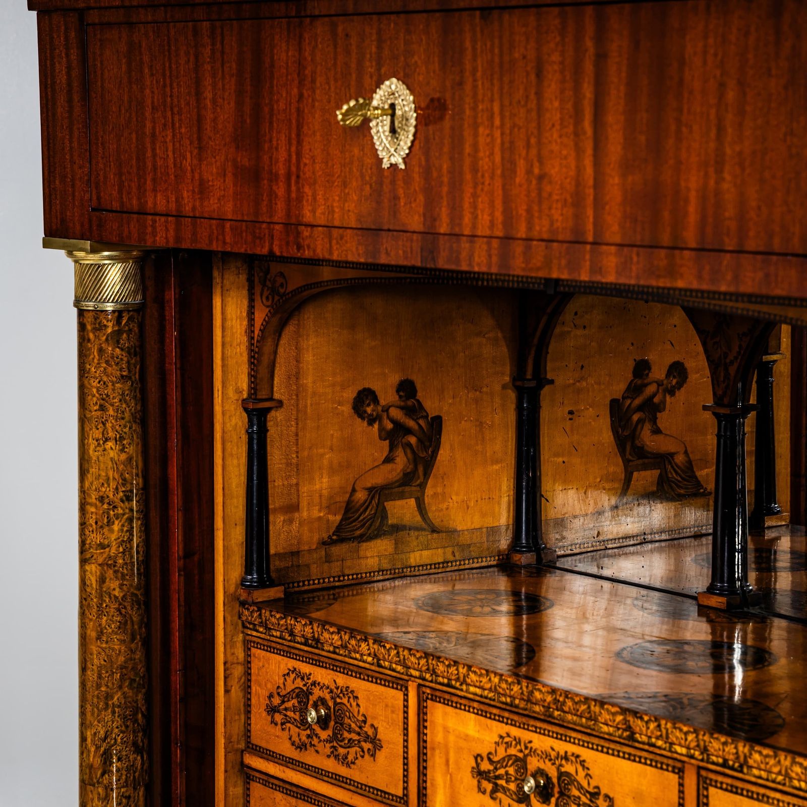 Meubels Biedermeier Secretaire Met Transferdecoratie, Johann Georg Hiltl (1771–1845), München, Ca. 1825 photo