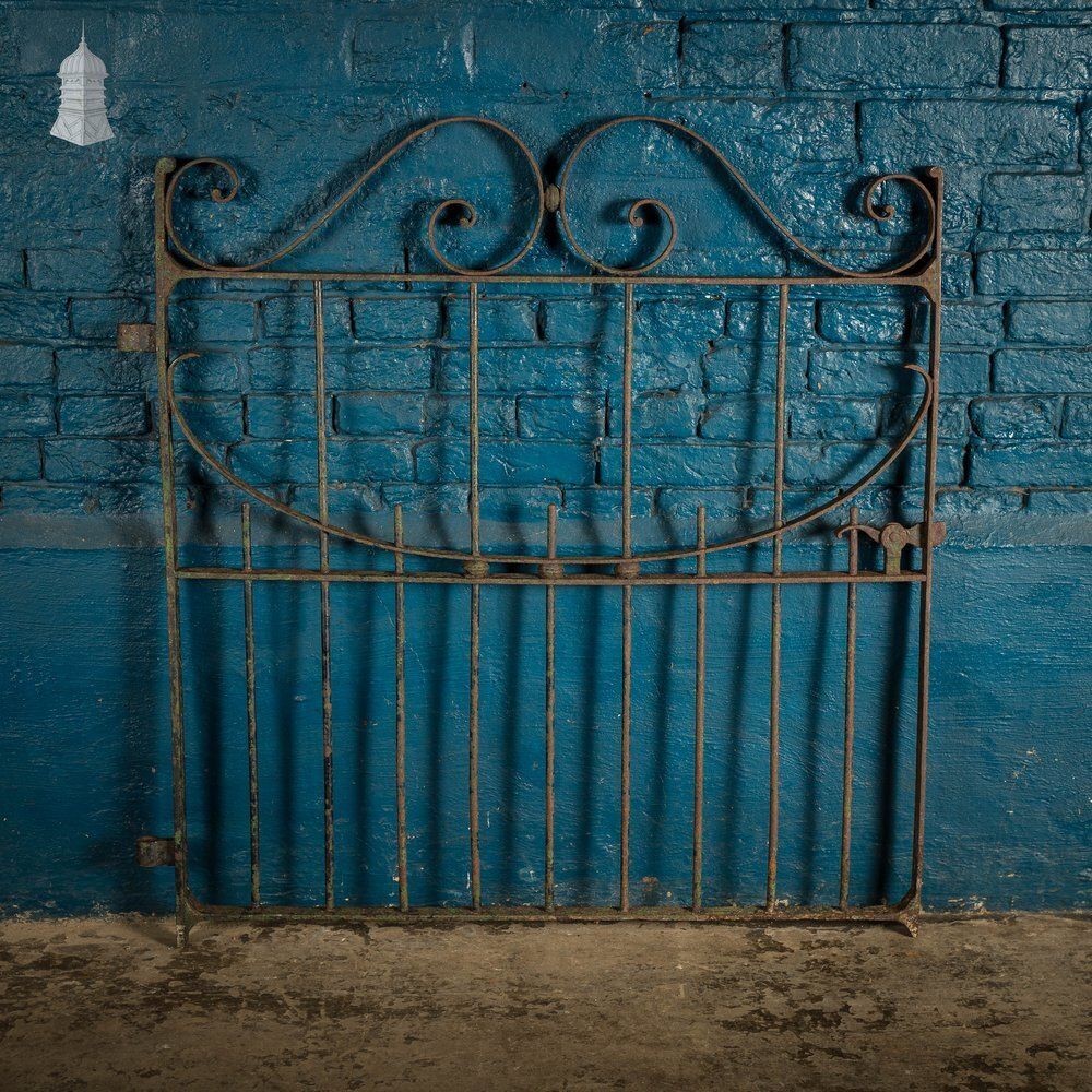Bouwonderdelen Scrollwork Garden Gate, 19th C Wrought Iron Gate photo