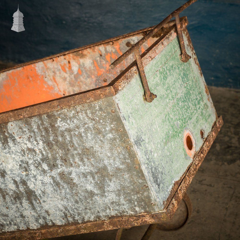 photo vintage Industrial Factory Cart, Galvanised Handcart