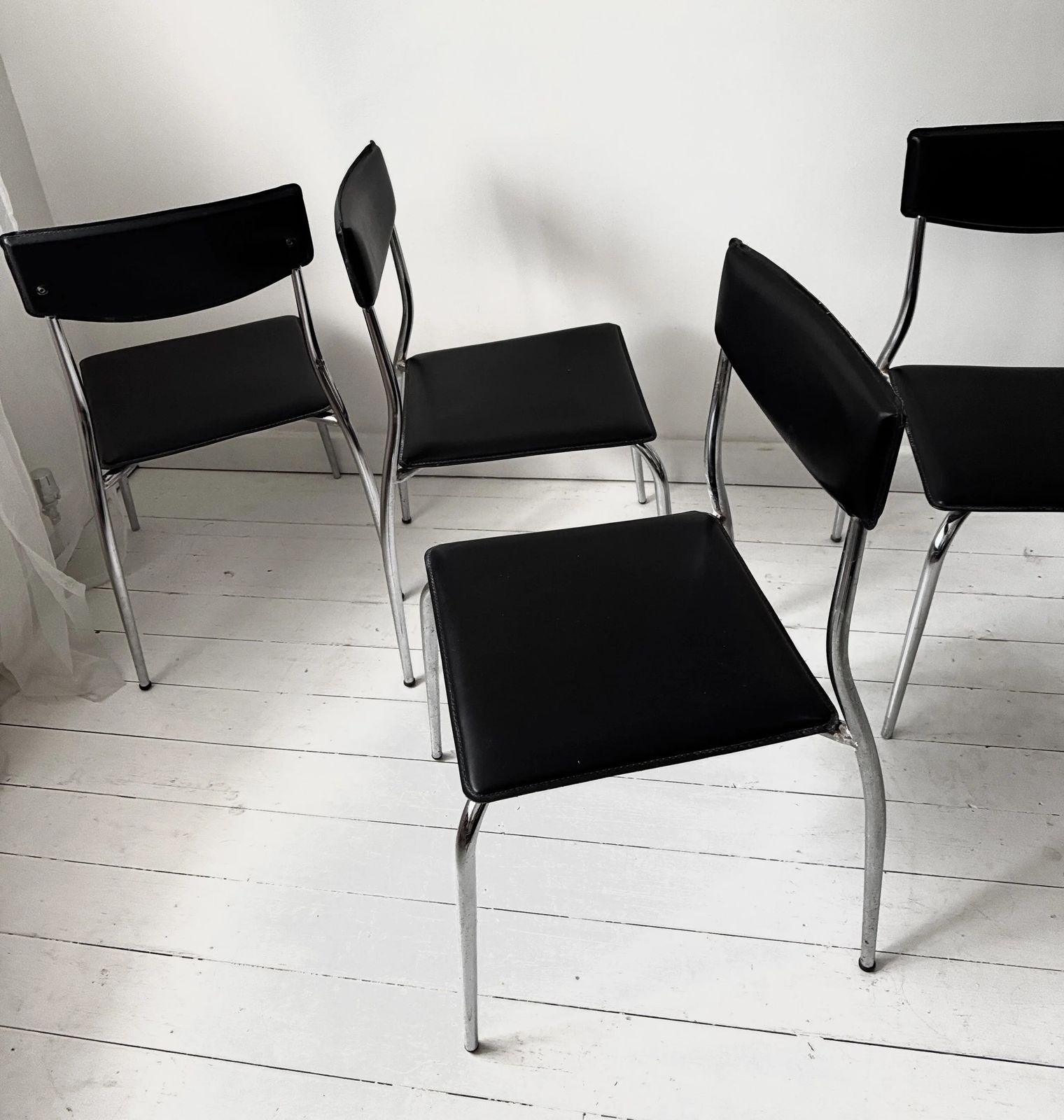 90s Tubular Chrome And Black Faux Leather Bauhaus Chairs 4 photo vinterior