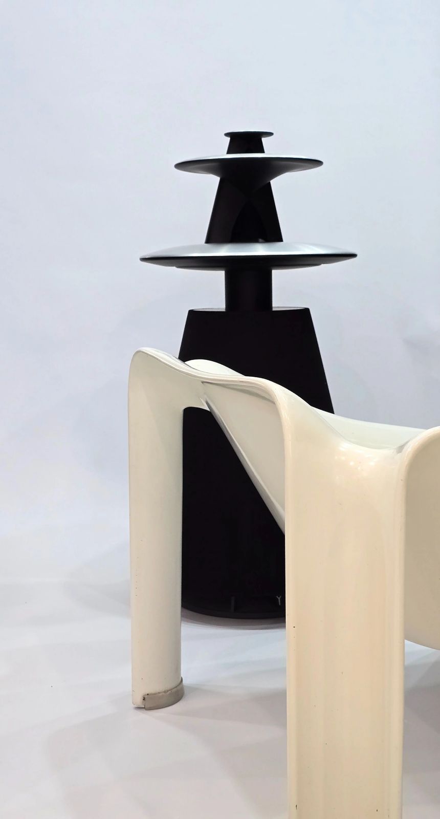 Pierre Paulin F300 photo Furniture