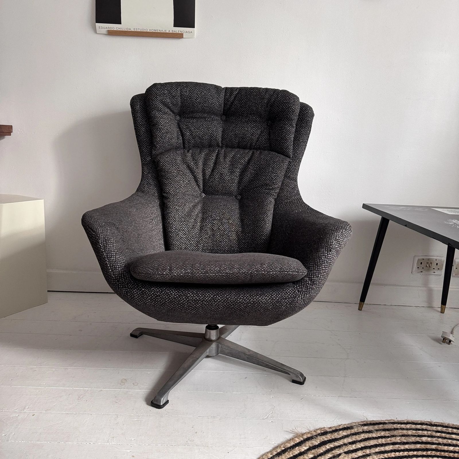 Vono Grey Herringbone Wool Egg Chair, 60s Midcentury Modernist By Frank Wardle photo furniture