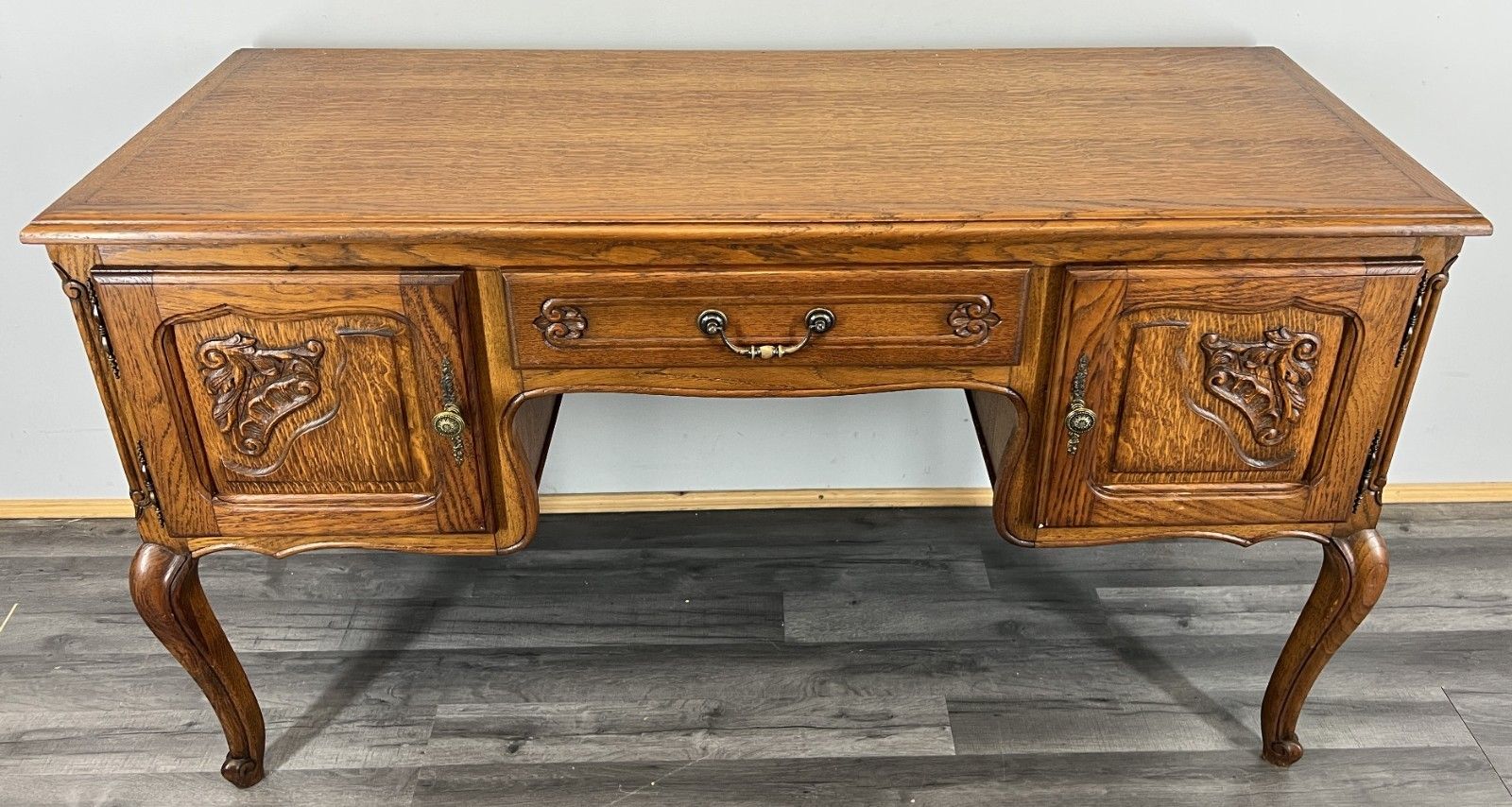 Cabinet Vintage French Louis XIV Oak Sideboard With Carved Cupboard Lot 4575