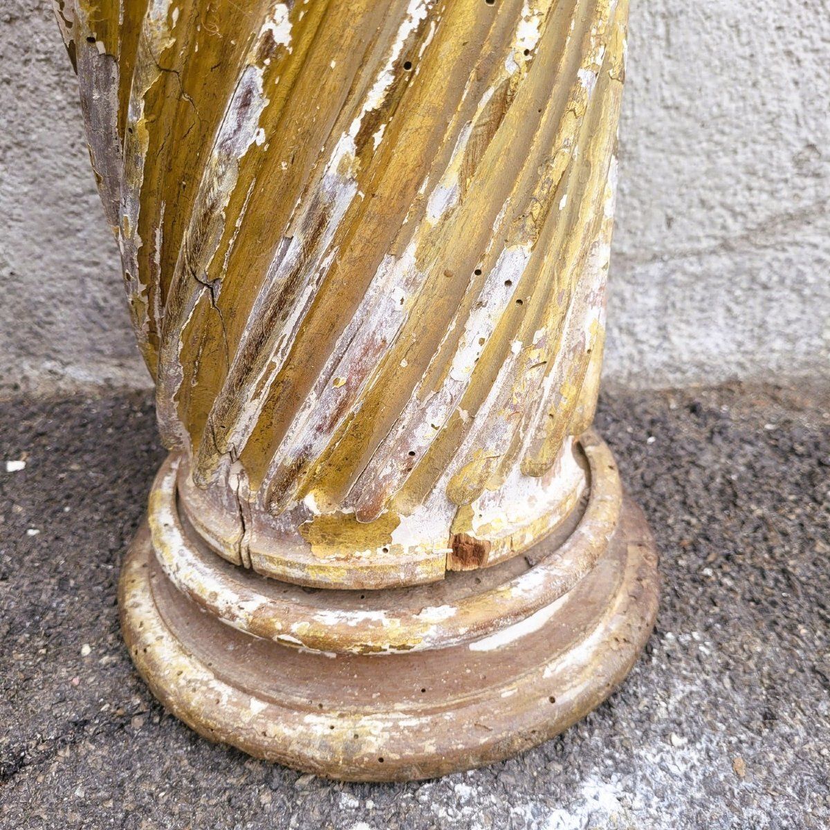 Pair Of Gilded And Carved Wooden Columns, 17th Century photo 2200.0