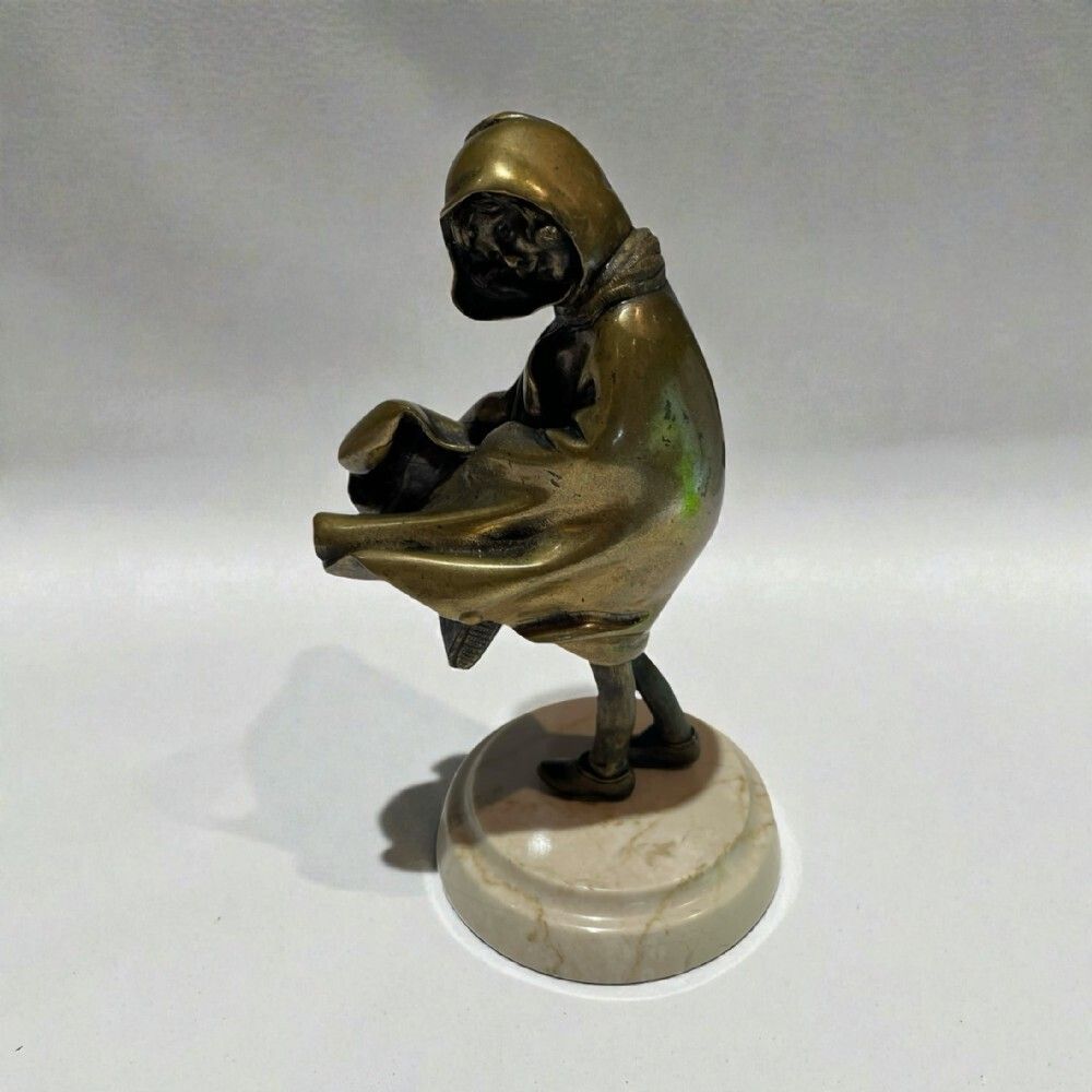 An Art Deco Patinated Bronze Figure Of A Young Girl. H. Chiparus photo vintage