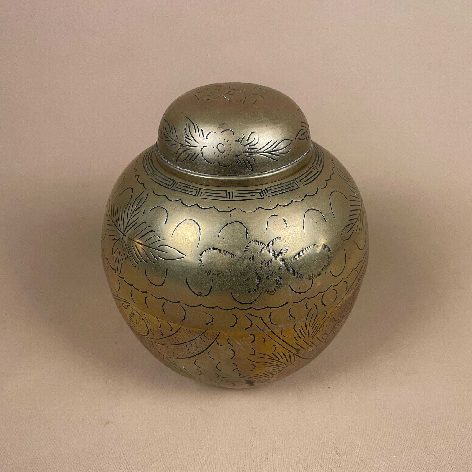 Gold Brass Oriental Chinese Vase Decorative Pot Antique Asian Pattern Decorative Vintage Engraved Traditional Lidded Lid Round Patterned photo for sale